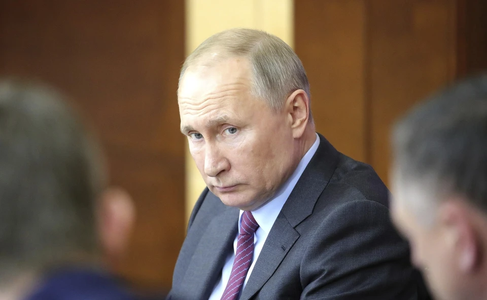 Президент Путин рассчитывает, что россияне 22 апреля поддержат поправки в Конституцию, но отмечает, что при проблемах с коронавирусом сроки голосования можно сдвинуть