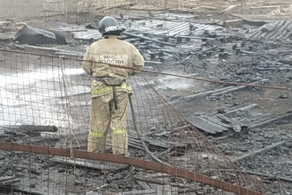 Пожар на стройке потушили