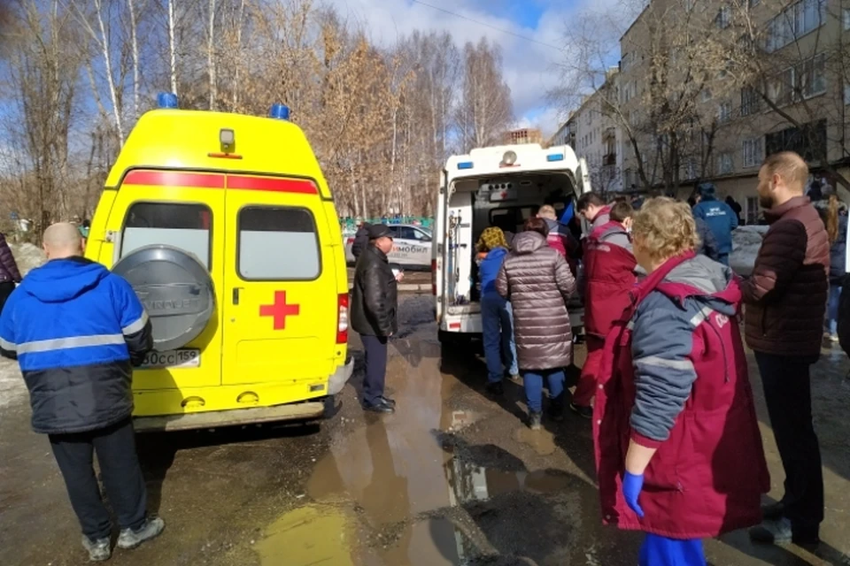 Пострадавших увезли на "скорой".