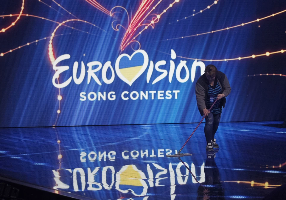 Организаторы музыкального международного конкурса "Евровидение", который отменили в 2020 году из-за коронавируса, обсуждают его проведение онлайн