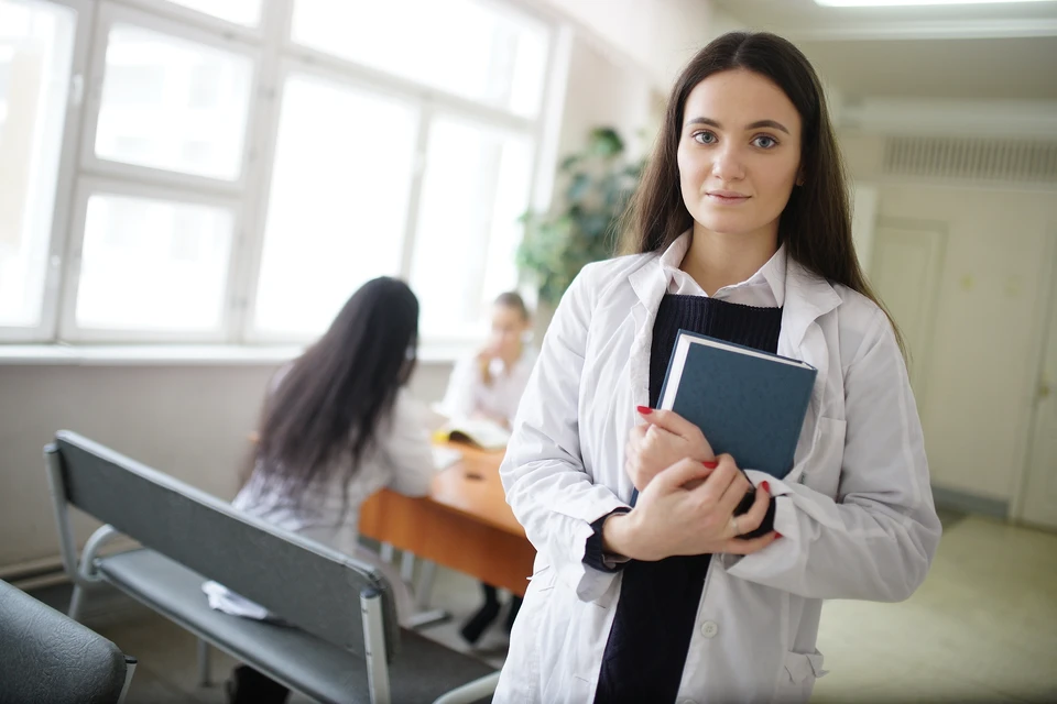 40 студентов уже направили на практику в медицинские учреждения Псковской области.
