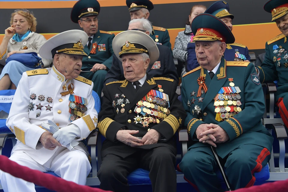 Ветераны на Красной площади перед началом военного парада, посвященного 74-й годовщине Победы в Великой Отечественной войне.