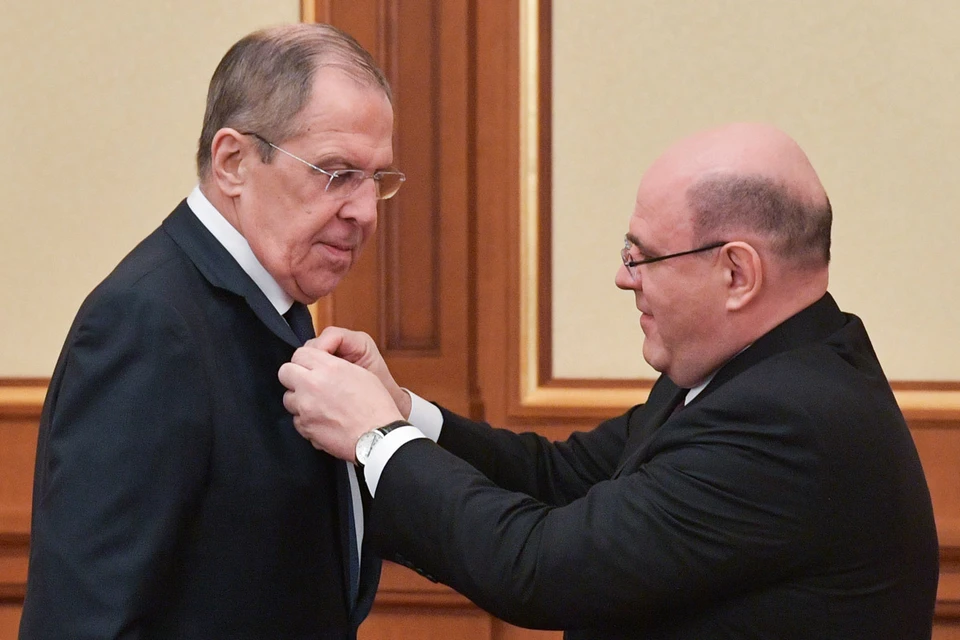 Мишустин наградил Лаврова медалью Столыпина. Фото: Александр Астафьев/ТАСС