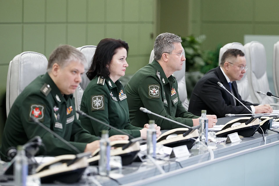 Тимур Иванов завил о развертывании в 4 военных округах России 16 модульных медицинских центров