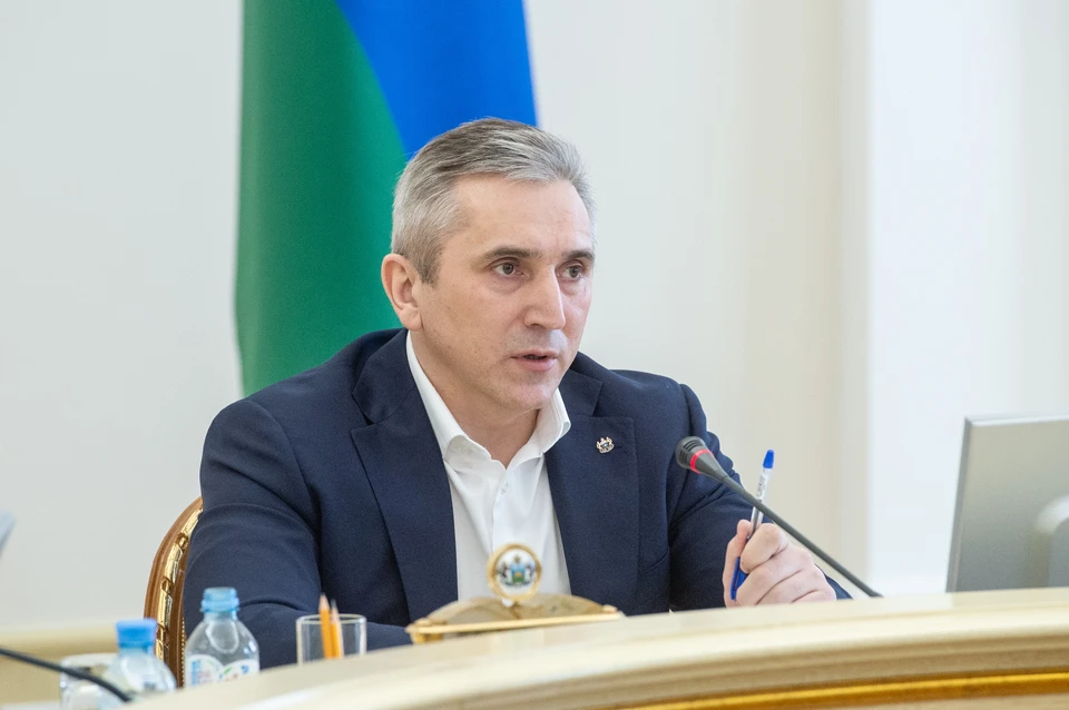 Губернатор​Александр Моор обсудил с тюменскими предпринимателями меры помощи региональному бизнесу.​ Фото правительства Тюменской области.
