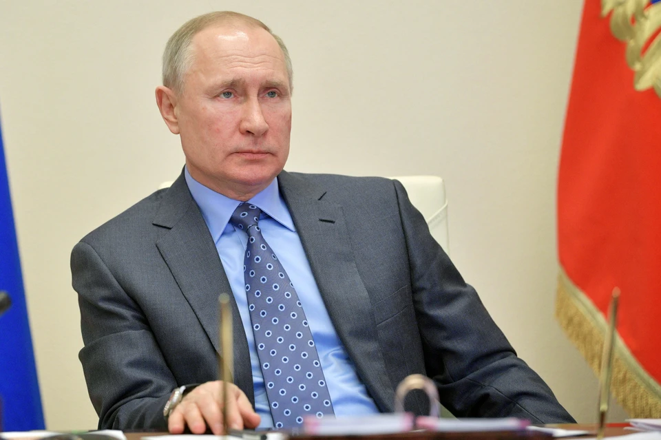 Президент России Владимир Путин в Ново-Огарево проводит совещание с членами правительства РФ в режиме видеоконференции, 1 апреля 2020 г.