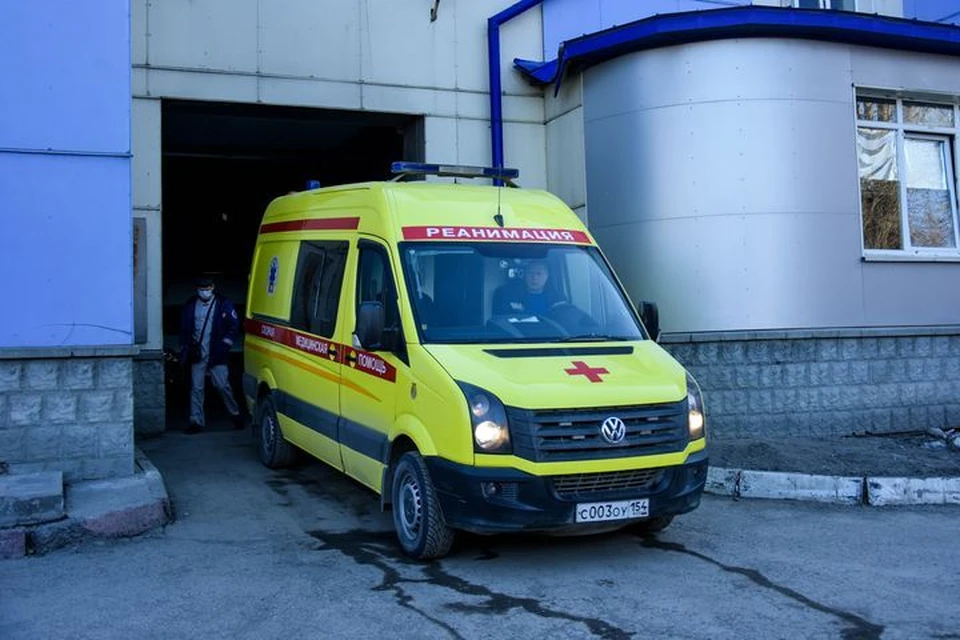 Выписали еще одного пациента, переболевшего коронавирусом.