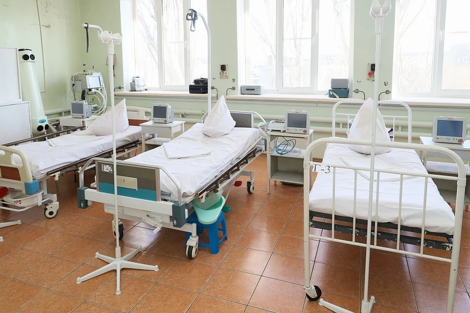 В больницах остаются 65 взрослых и 11 детей. Фото администрации ВО.