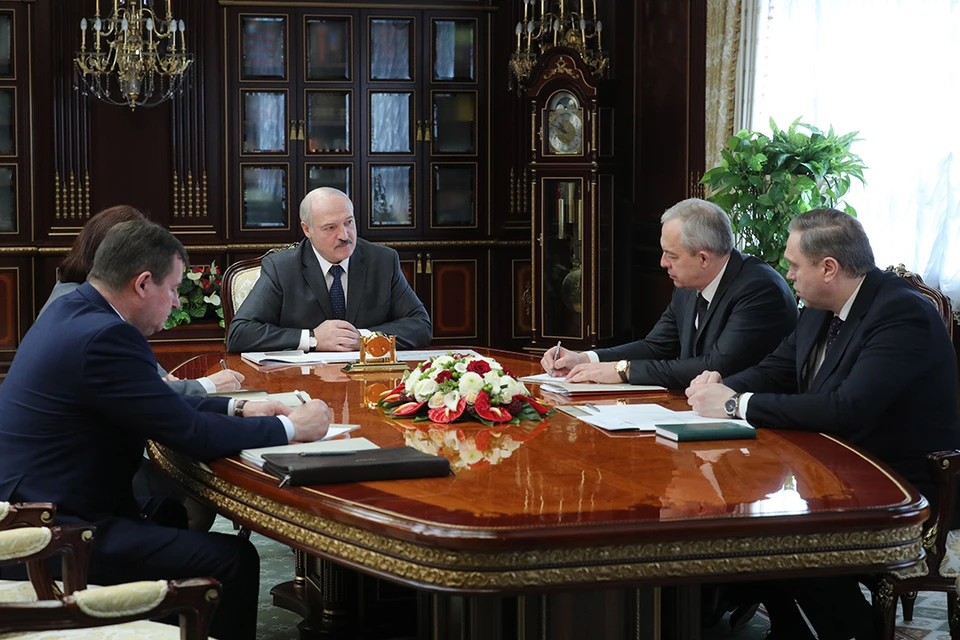 Президент принял с докладом Игоря Сергеенко, Наталью Кочанову и Владимира Караника. Фото: БелТА