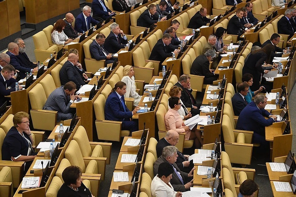 Совфед поддержал закон об упрощении получения российского гражданства
