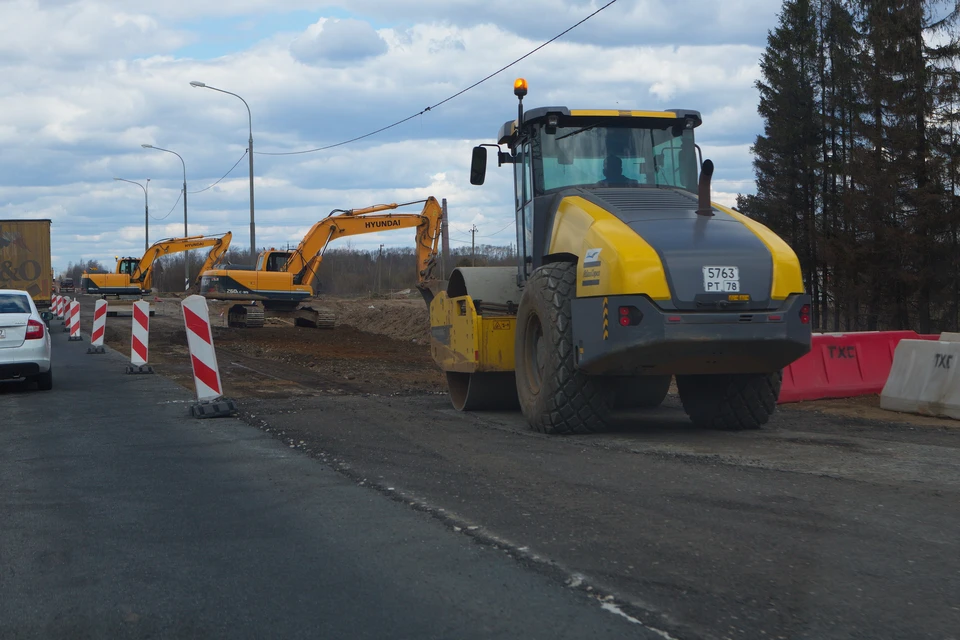 На трассе Петербург - Запорожское - Приозерск начался ремонт.