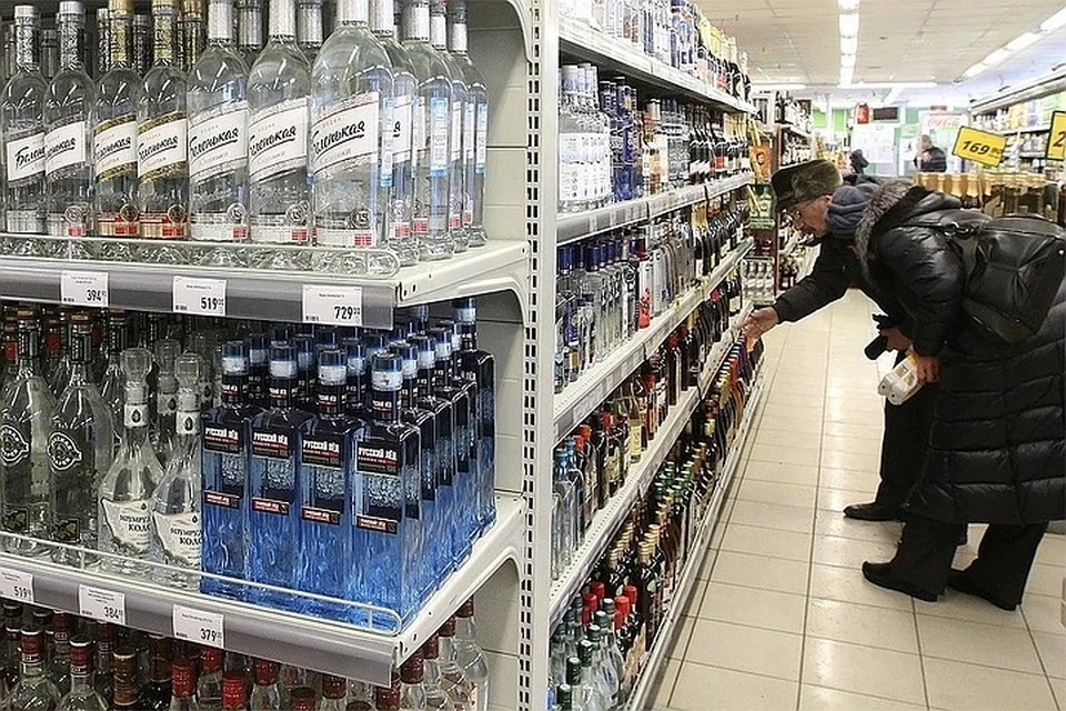 Крепкий алкоголь в небольших бутылках, может исчезнуть из продажи