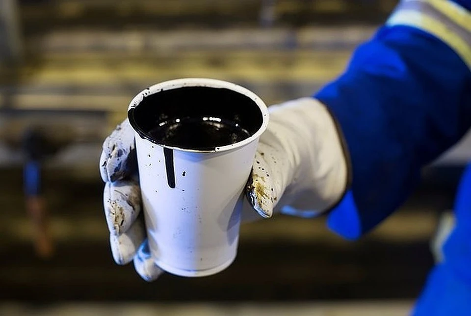 Нефть подорожала на фоне дополнительного сокращения добычи Саудовской Аравией