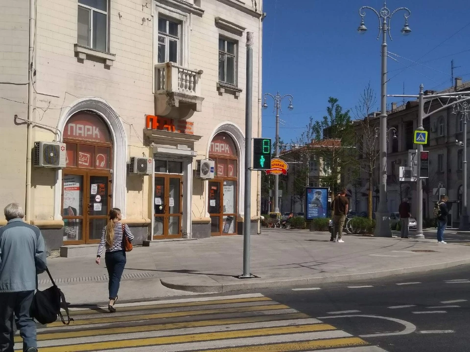 Новый светофор уже стоит, но еще предстоят дополнительные восстановительные работы