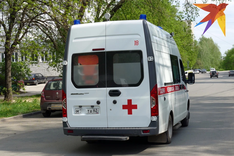 В рязанских больницах уже 205 пациентов с коронавирусом - их в основном доставили машины скорой помощи.