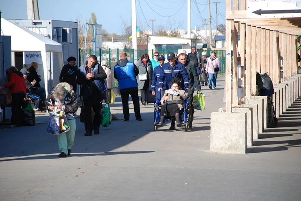 Пункт пропуска в Станице Луганской был закрыт в связи с мерами по борьбе с коронавирусом. Фото: Фейсбук/Евгений Каплин