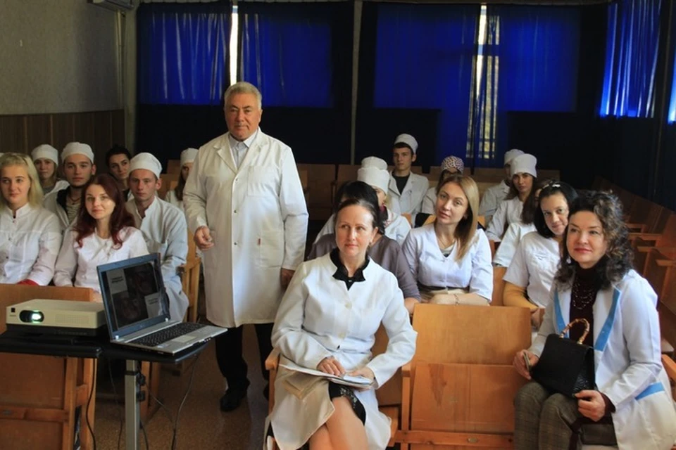 Обследование будут проводить опытные специалисты под руководством профессора Владимира Радионова (в центре). Фото: lgmu.ru