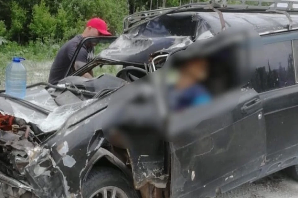 Один человек погиб в аварии с грузовиком на трассе в Кузбассе. Фото: "Инцидент Кузбасс"/ vk.com