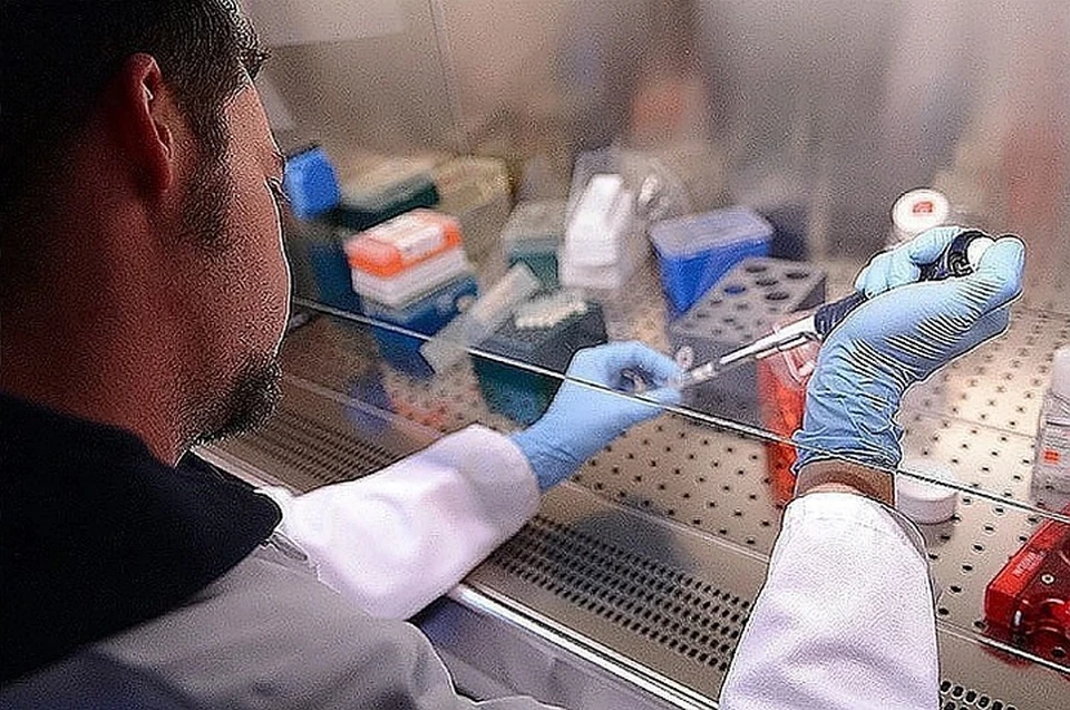 Российские ученые успешно испытали вакцину от коронавируса на себе
