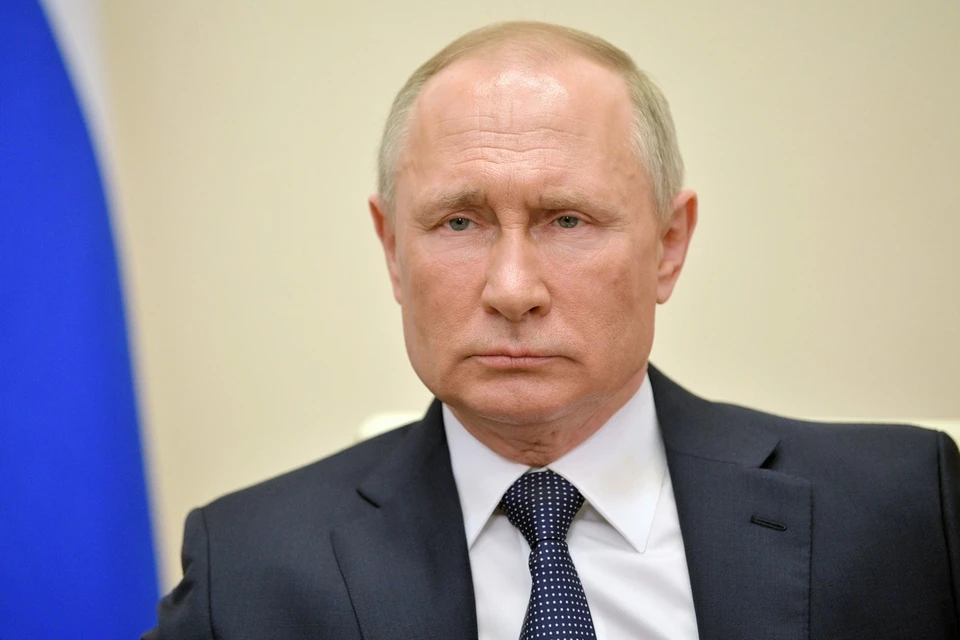 Российское посольство призвало Bloomberg извиниться за дезинформацию о рейтинге Путина