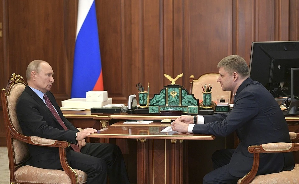 Владимир Путин провел совещание с Олегом Белозеровым