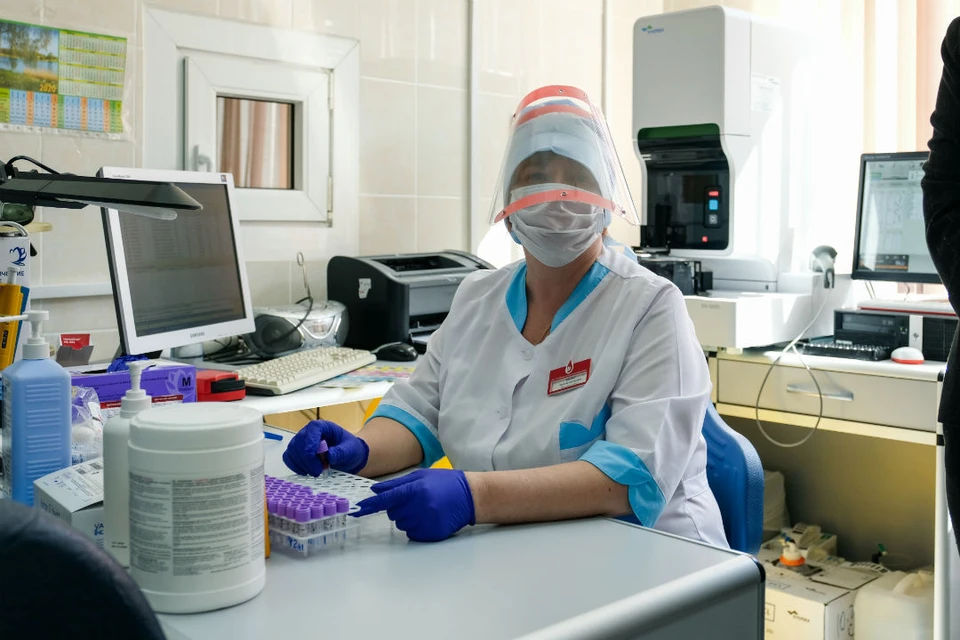 В Кировской области 1743 человека обследовались на коронавирус за минувшие сутки.