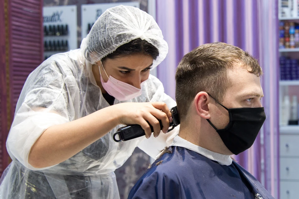 В парикмахерских придется соблюдать ряд требований безопасности.