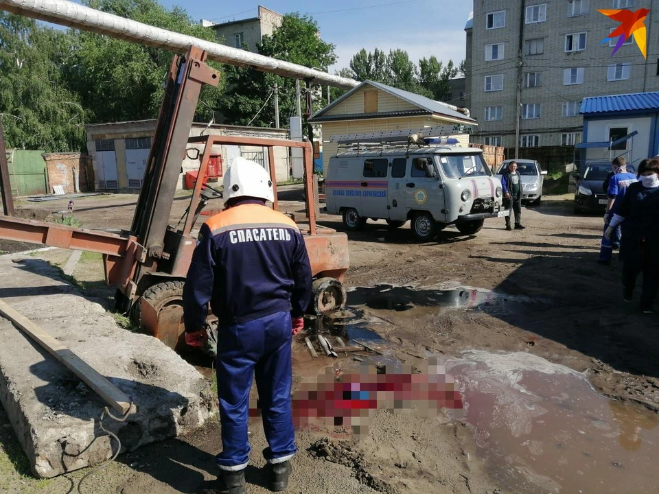 На месте ЧП в Балашове. Фото Саратовской областной службы спасения