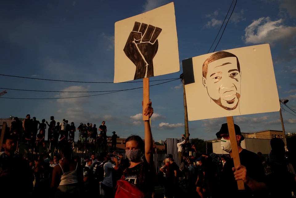 Французы вышли на несогласованный митинг в память о гибели 24-летнего Адамы Траоре после его задержания
