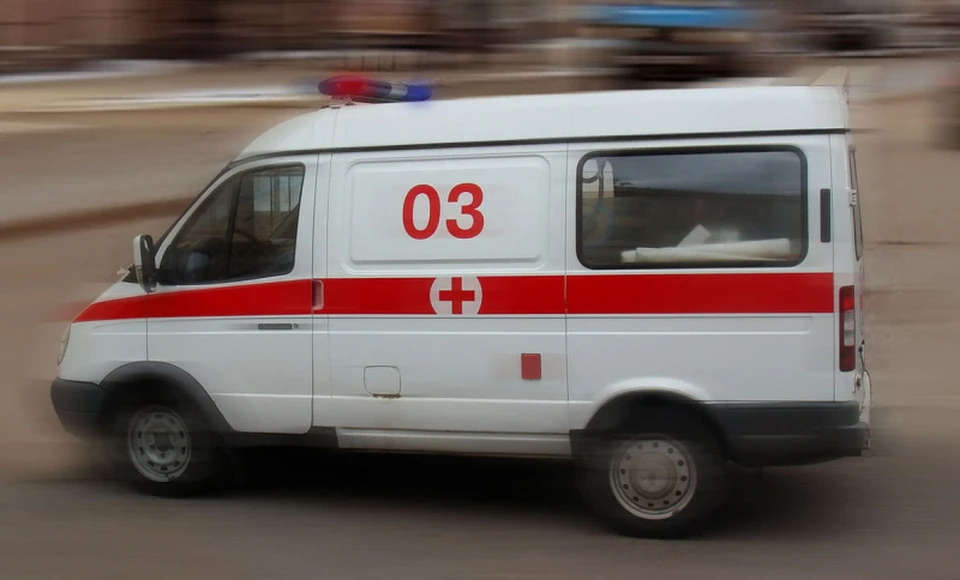 Из Парабели в Томск больную доставили на машине скорой помощи.