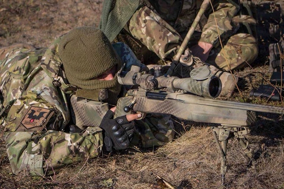 На передовую в Донбассе прибыли снайперы. Фото: uapress.info