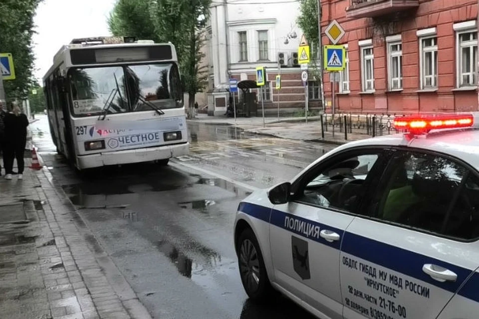 Женщина, попавшая под колеса троллейбуса в Иркутске, оказалась беременная. Фото: ГУ МВД России по Иркутской области