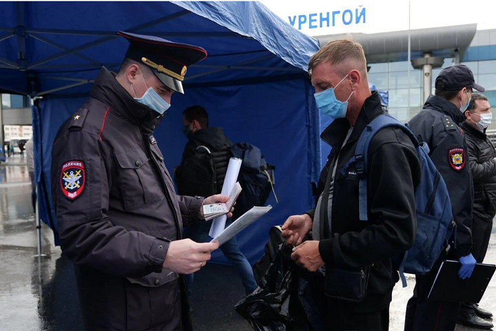 Правила въезда в Новый Уренгой соблюдает большая часть приезжающих Фото: yanao.ru