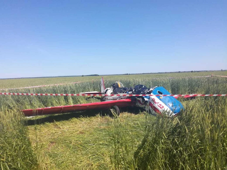 Самолет Як-52 разбился в 1 км от поселка Октябрьский Кинельского района