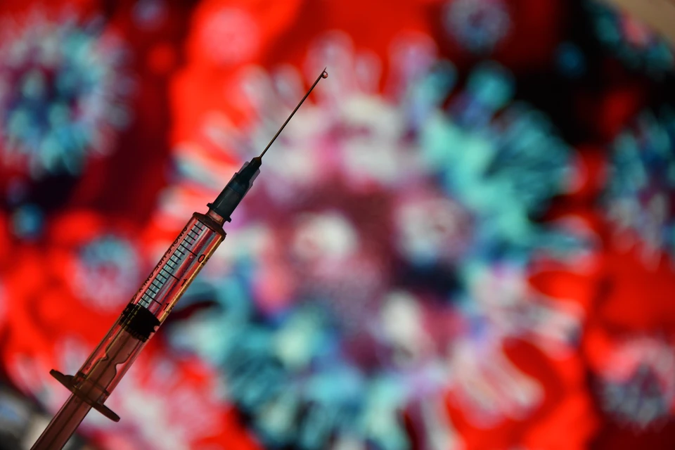 Медики призвали не отказываться от прививки от гриппа по время пандемии