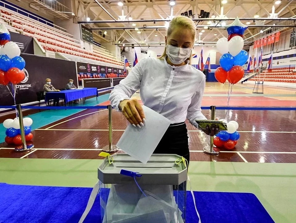 Проголосовать можно и на вашем избирательном участке. Фото: REUTERS