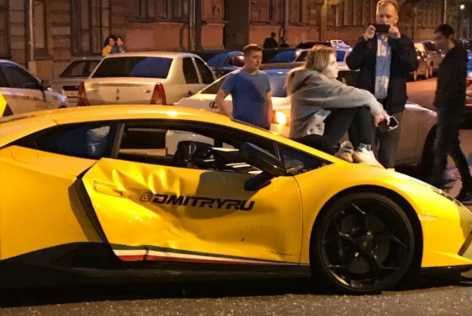 Блогер разбил Lamborghini в Санкт-Петербурге, которую подарил подписчику
