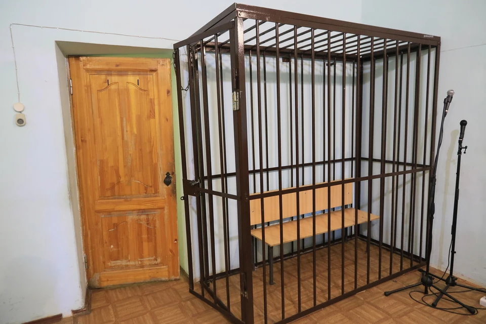 Он подозревается в получении взятки в особо крупном размере.