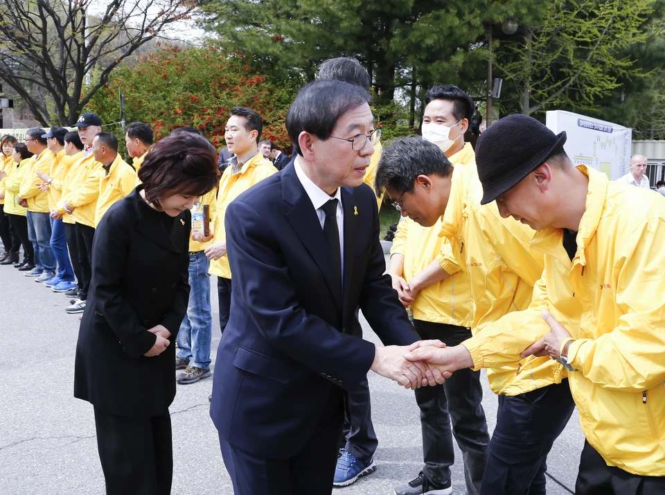 Полиция ищет мэра столицы Южной Кореи после заявления дочери о его пропаже