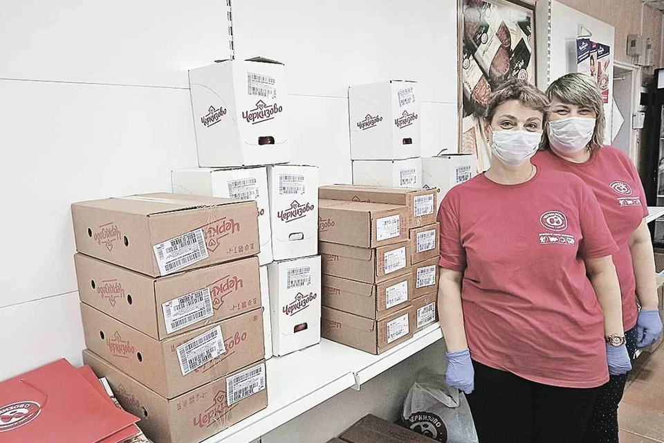 7000 сырокопченых колбас были направлены медперсоналу семи подмосковных медучреждений. Фото: Пресс-служба «Черкизово».