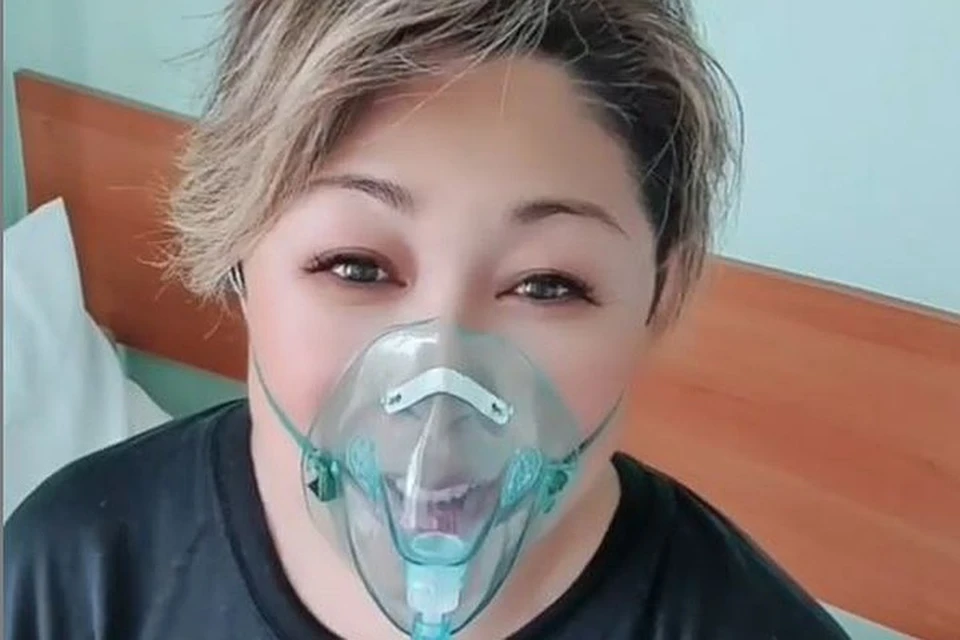 Анита Цой почти две недели провела в больнице. Фото: кадр видео.