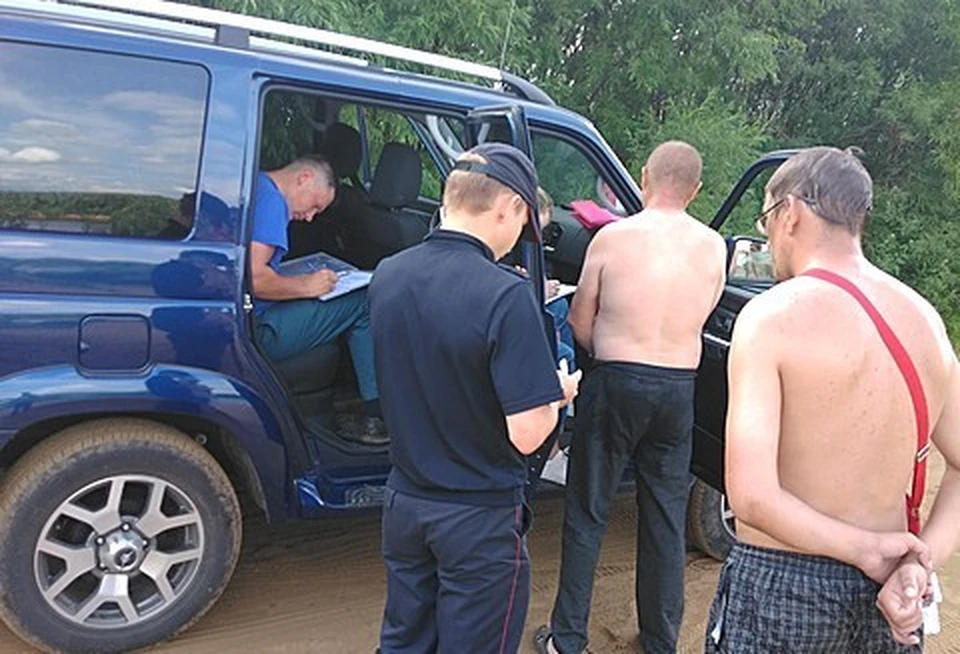 В отношении двух граждан вынесены постановления о назначении административного наказания в виде штрафа.