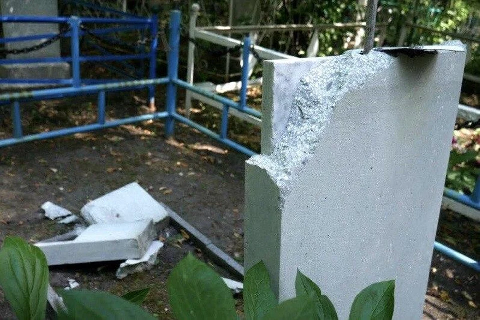 Копейчанин начала хаотично ломать памятники. Фото: пресс-служба ГУ МВД России по Челябинской области