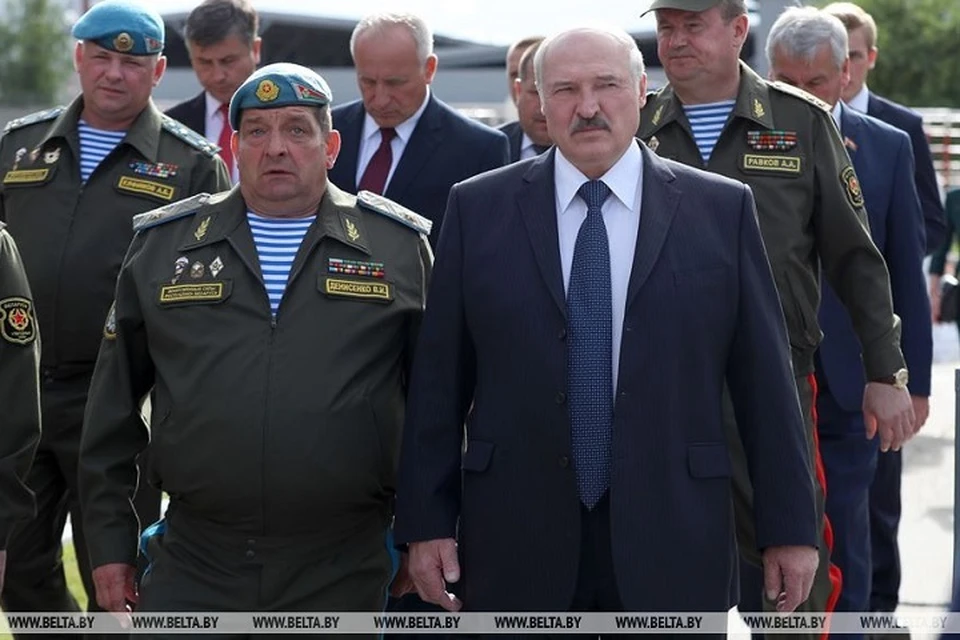 Фото лукашенко в военной форме В Беларуси есть армия - с такой армией они не хотят воевать": Лукашенко назвал с