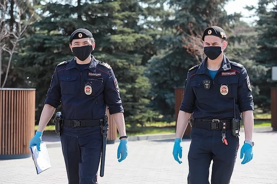 Глава ГИБДДД отметил, что вскоре поступят еще 5000 масок, 3300 перчаток и партия антисептика.