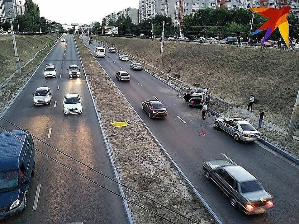 Снимок сделан сразу после ДТП, унесшего жизнь 19-летнего студента.