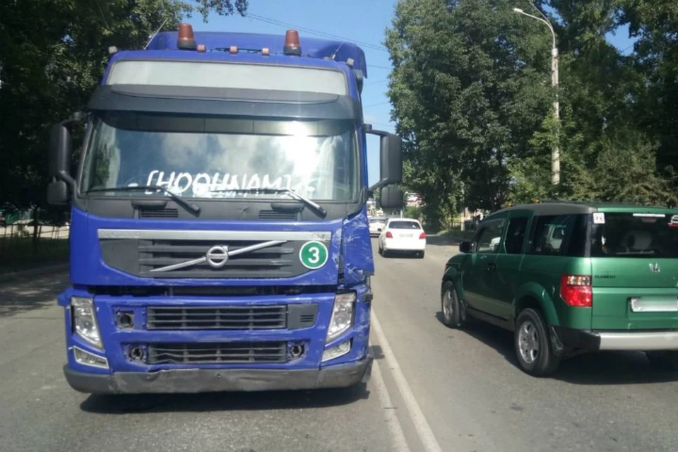 В Хабаровске человек скончался в аварии до приезда скорой помощи