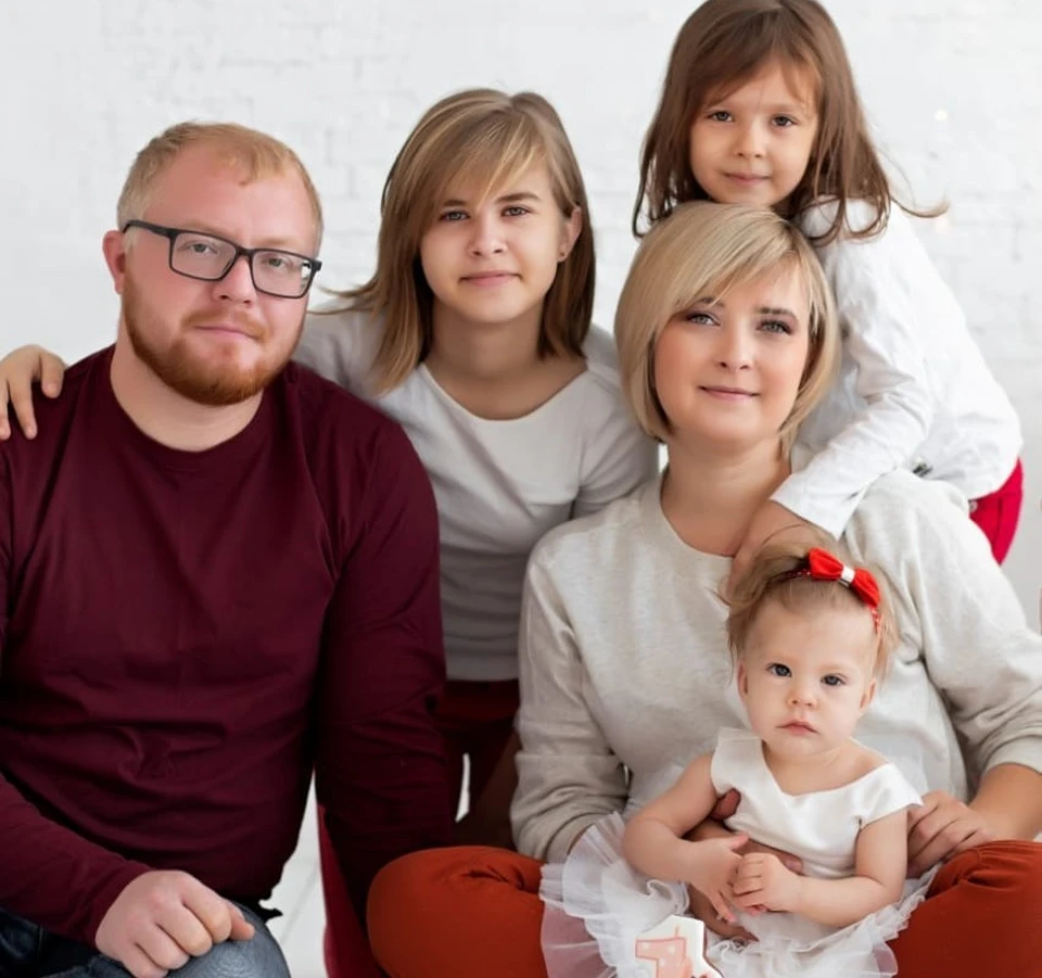 Юлия Паршакова меньше двух лет назад стала мамой, и уже снова вышла на работу.