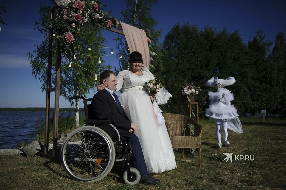 Свадьбу для Юли и Олега устроили совершенно бесплатно, помогли кто чем мог