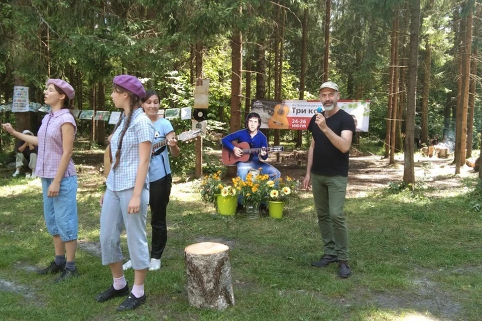 На фестиваль приехали около 200 человек из Москвы, Санкт-Петербурга, Курска, Орла, Брянска и Брянской области.